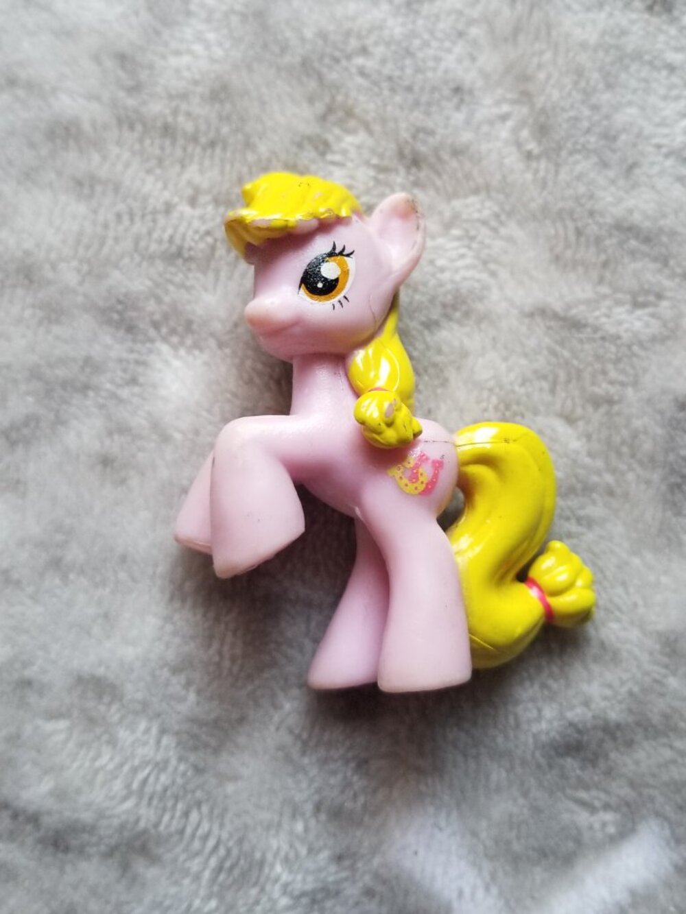 My Little Pony Figure Luckette Pink Yellow MLP G4 Mini Figurine